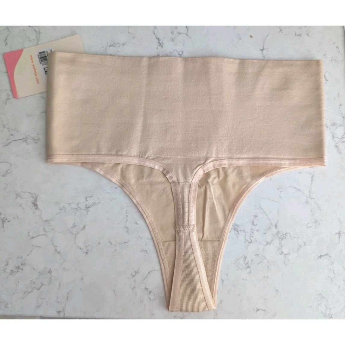 Yummie Womens Thong Ultralight Seamless Shaping Frappe Size L/XL NWT