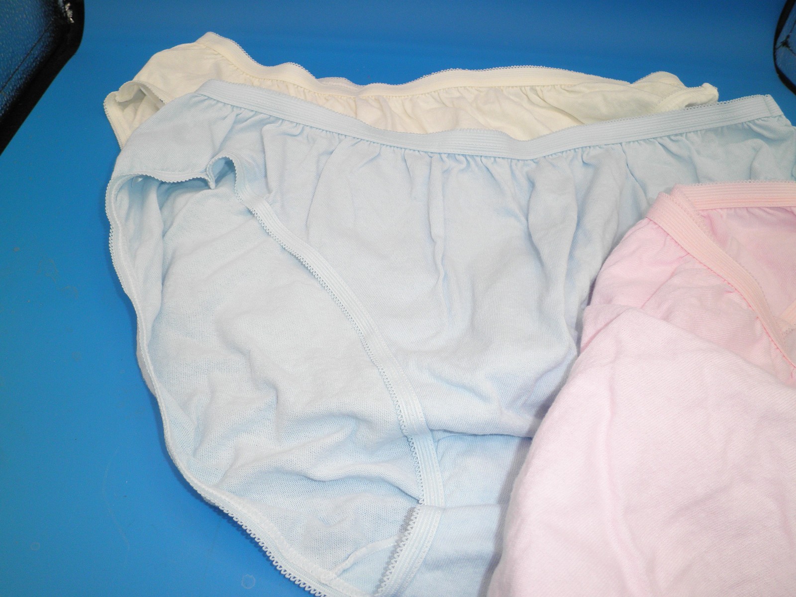Carole 100 % cotton size 11 bikini panties plus size New 3 prs pastel