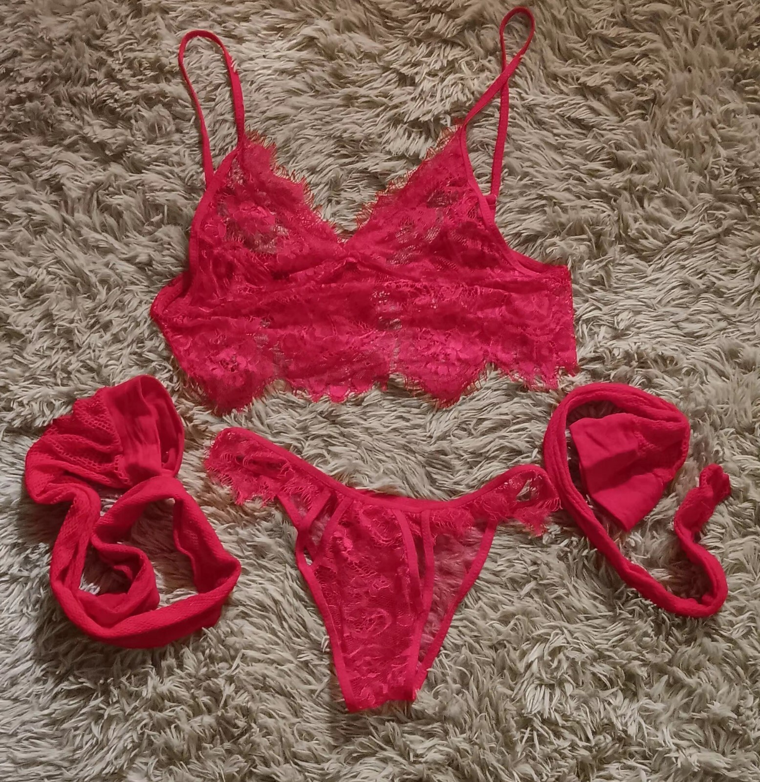 Lingerie 3 Pieces SEXY Bralette Panty & Fish Nets Red New Small