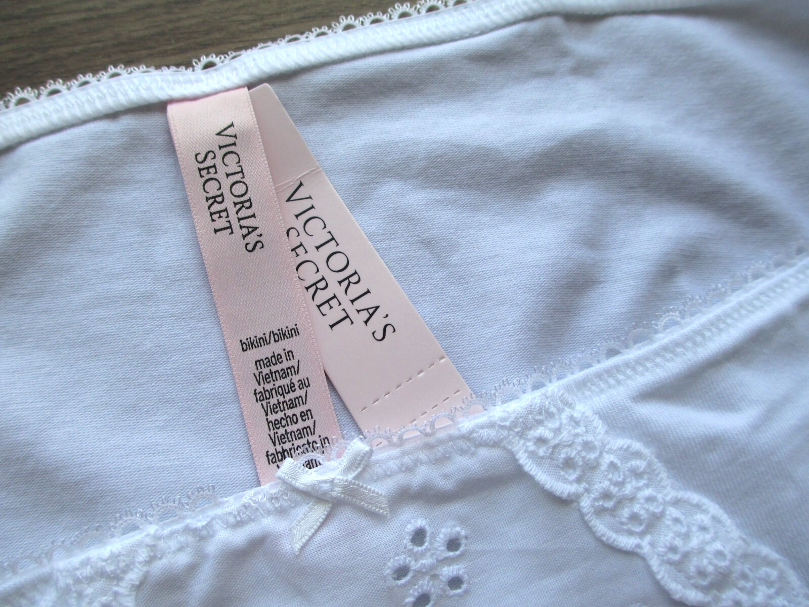 VICTORIA’S SECRET Cotton Bikini Panty M MEDIUM White NWT Eyelet VS