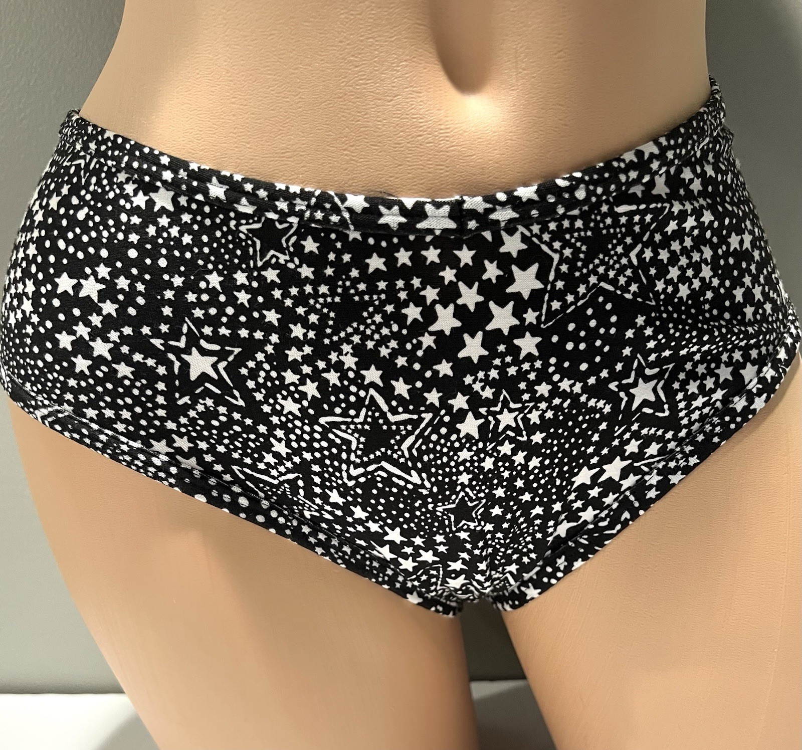 NWT Victorias Secret PINK Black & White Stars Cheekster Panties Size Large