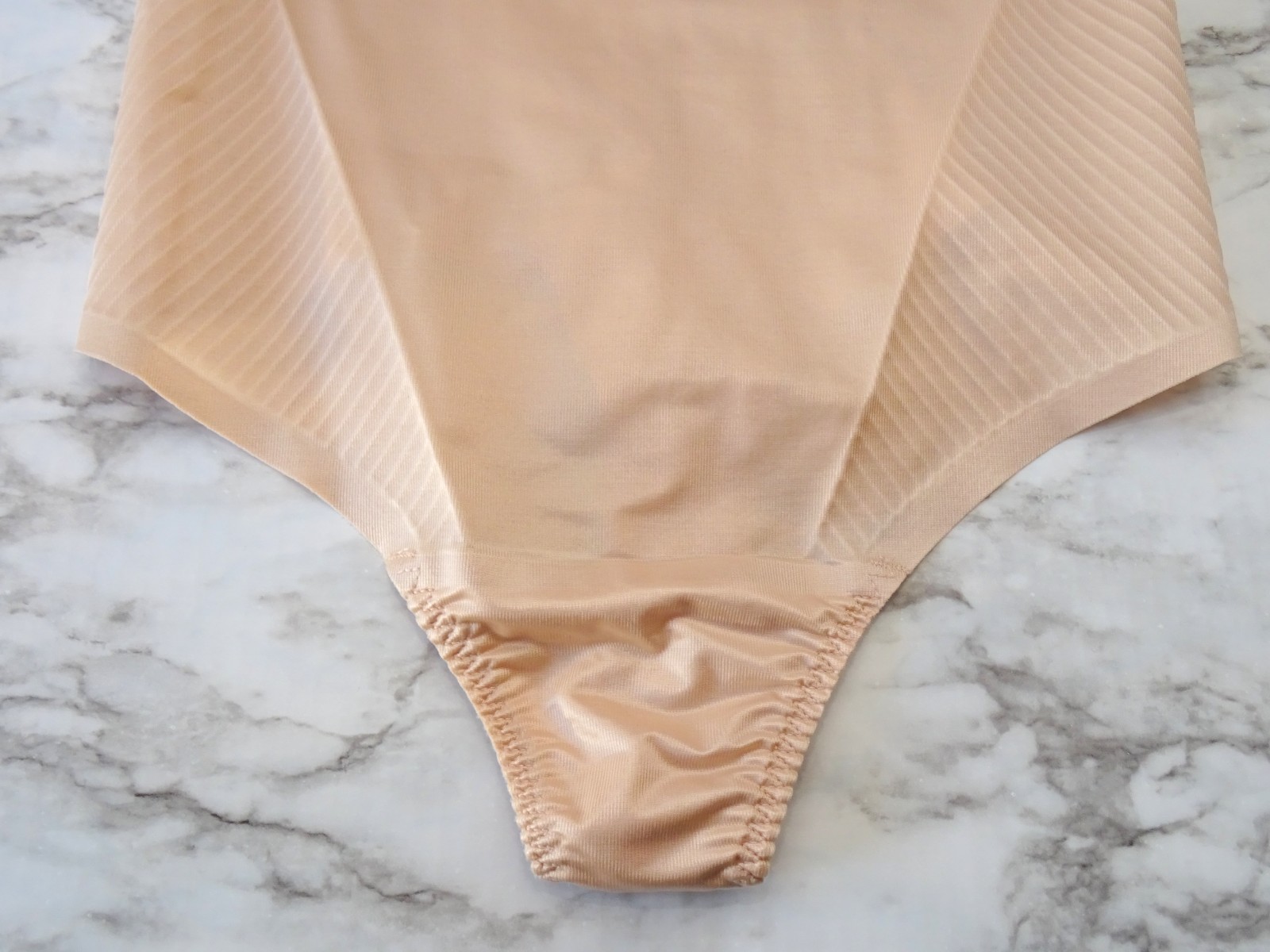 Spanx 10401R# High-Waisted Shaping Thong 1-Pack US Size S