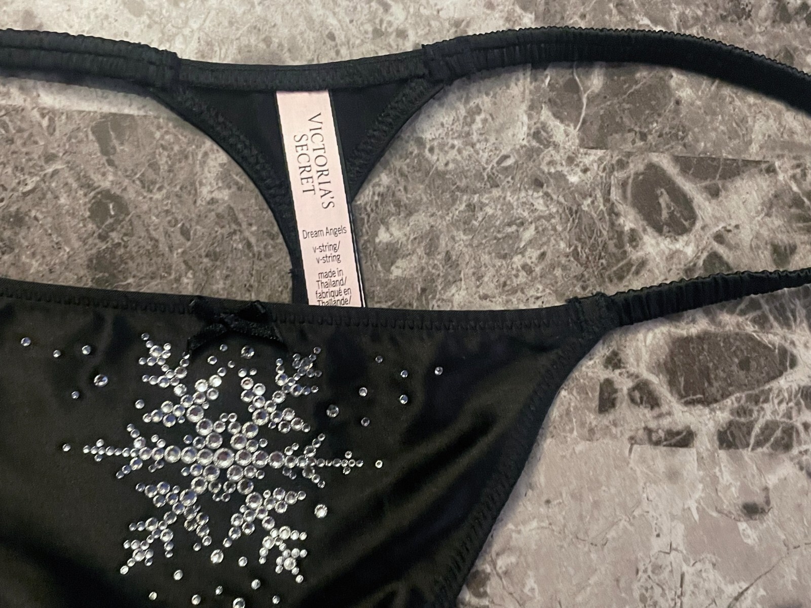 NWOT VICTORIA’S SECRET SATIN SMOOTH SILVER RHINESTONE SNOWFLAKE V STRING PANTIES