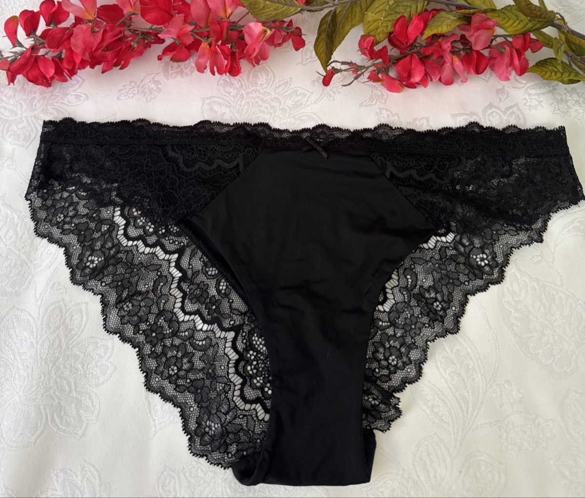 VICTORIA’S SECRET XL DREAM ANGELS BLACK CHEEKINI TANGA LACE SILKY PANTIES NWT