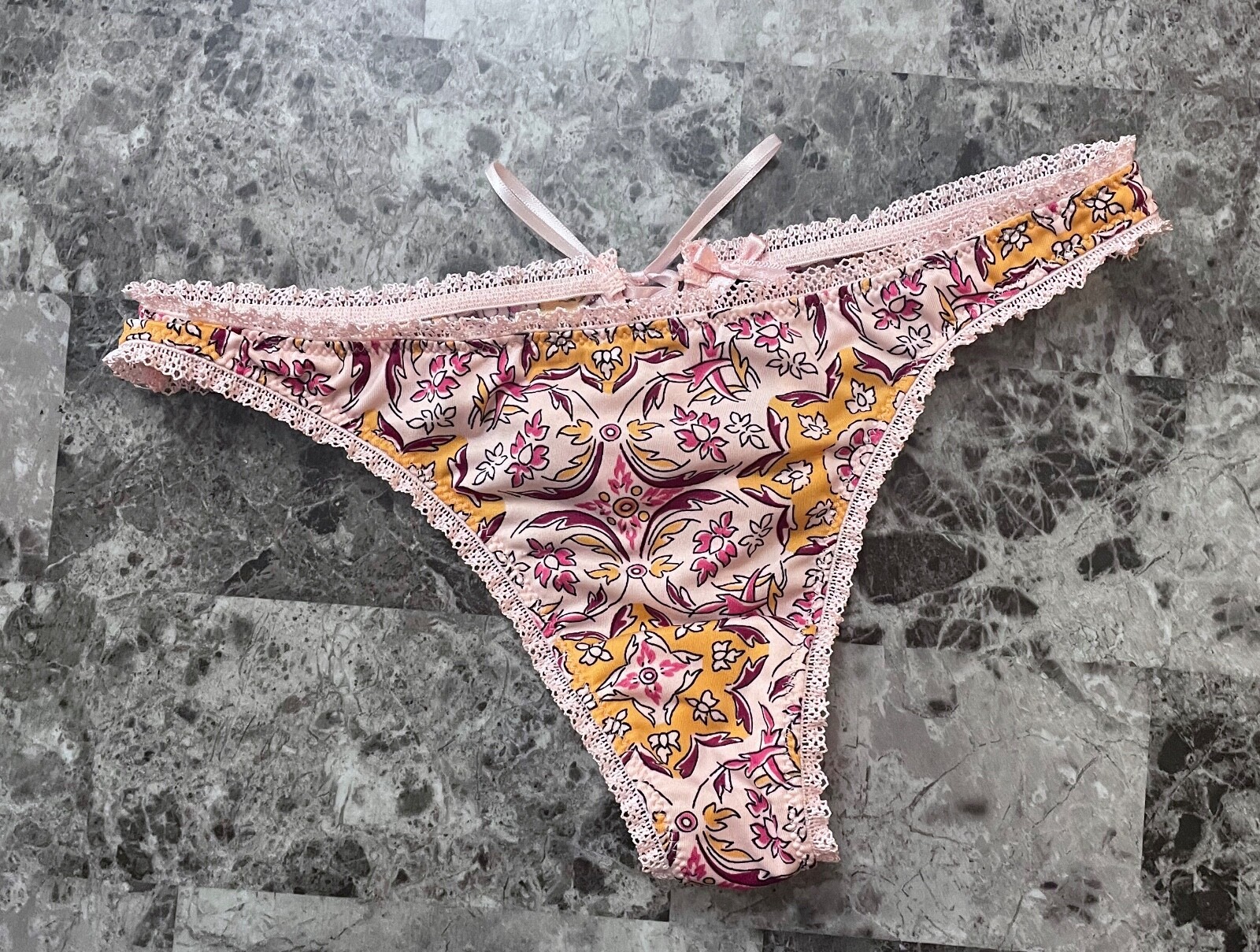 NWT VICTORIA’S SECRET SEXY LITTLE THINGS XS LACE UP VINTAGE RARE THONG PANTIES