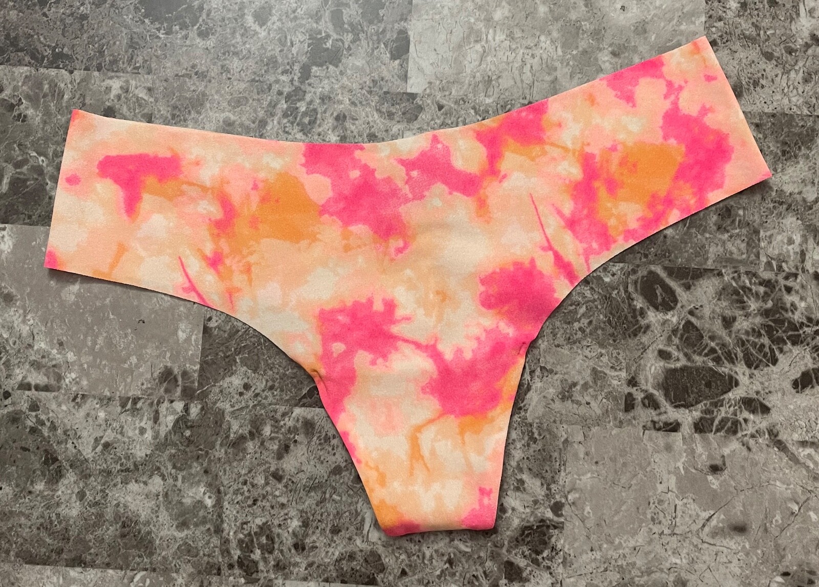 NWT VICTORIA’S SECRET PINK ORANGE PEACH CORAL TIE DYE NO SHOW THONG PANTIES