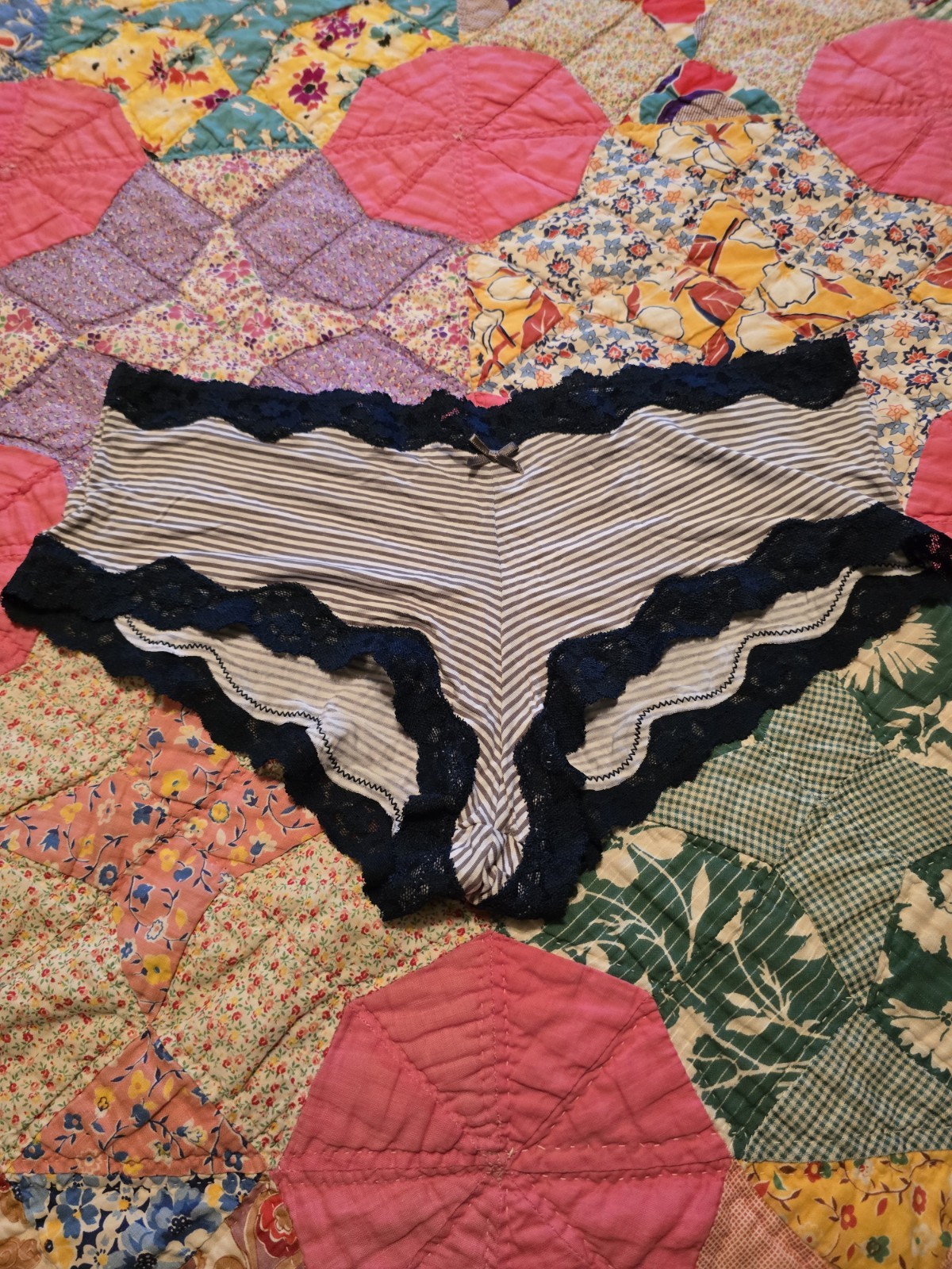VINTAGE MAIDENFORM #40837 SIZE 8/XL NAVY & WHITE STRIPED BOY SHORTS
