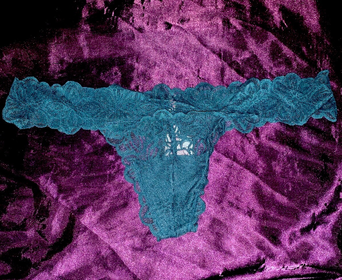 Victoria’s Secret Green Floral Lace Back Detail Thong Panties – Size L
