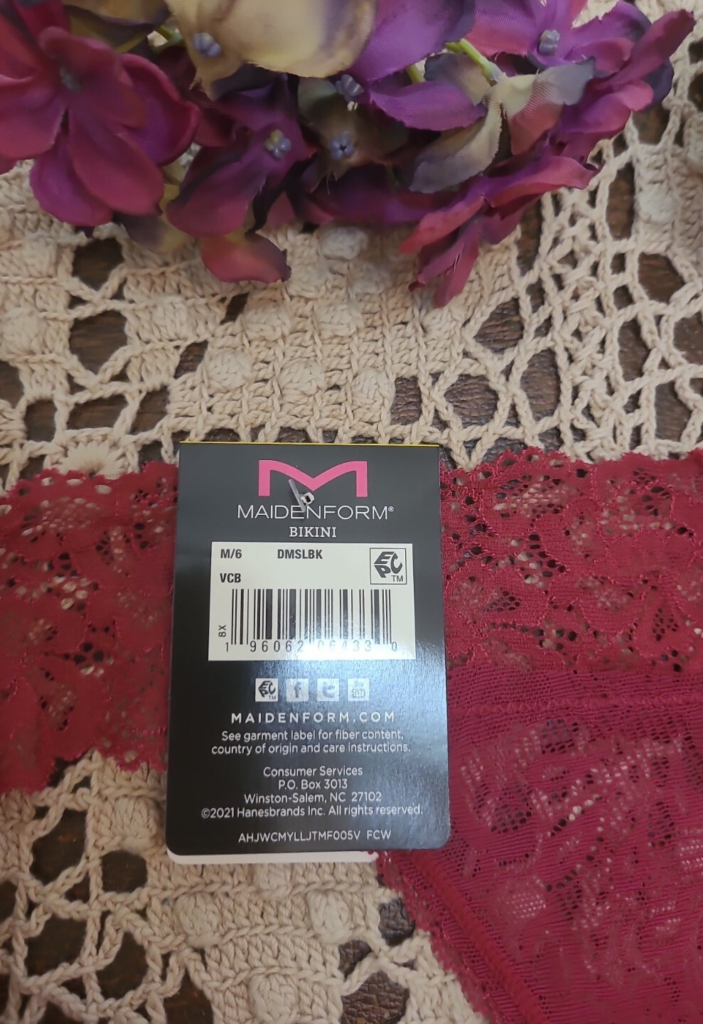 MAIDENFORM Luxurious SeXy Slinky Stretch Lace Red V Waist Bikini Panty 6/M ~NWT