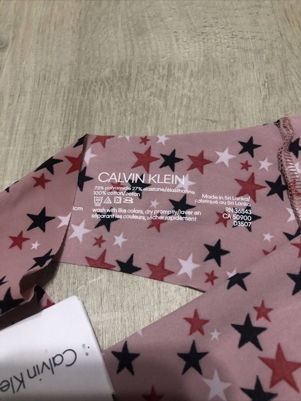 Calvin Klein Invisibles Red White & Blue Star Thong Panty Womens Size Large