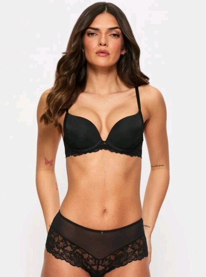 Ann Summers Sexy Lace New Crotchless Cheeky Shorts Size 10 Black.