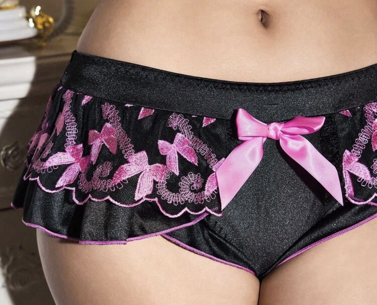 Pretty Ruffled Black Satin Pink Bow 🎀 Embroidered Design Brief Panties L XL NEW