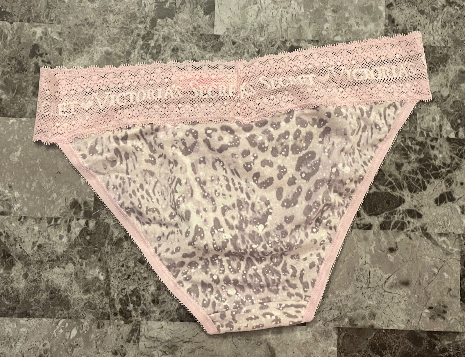 VICTORIA’S SECRET S PINK GRAY LEOPARD LOGO LACE WAISTBAND RARE BIKINI PANTIES