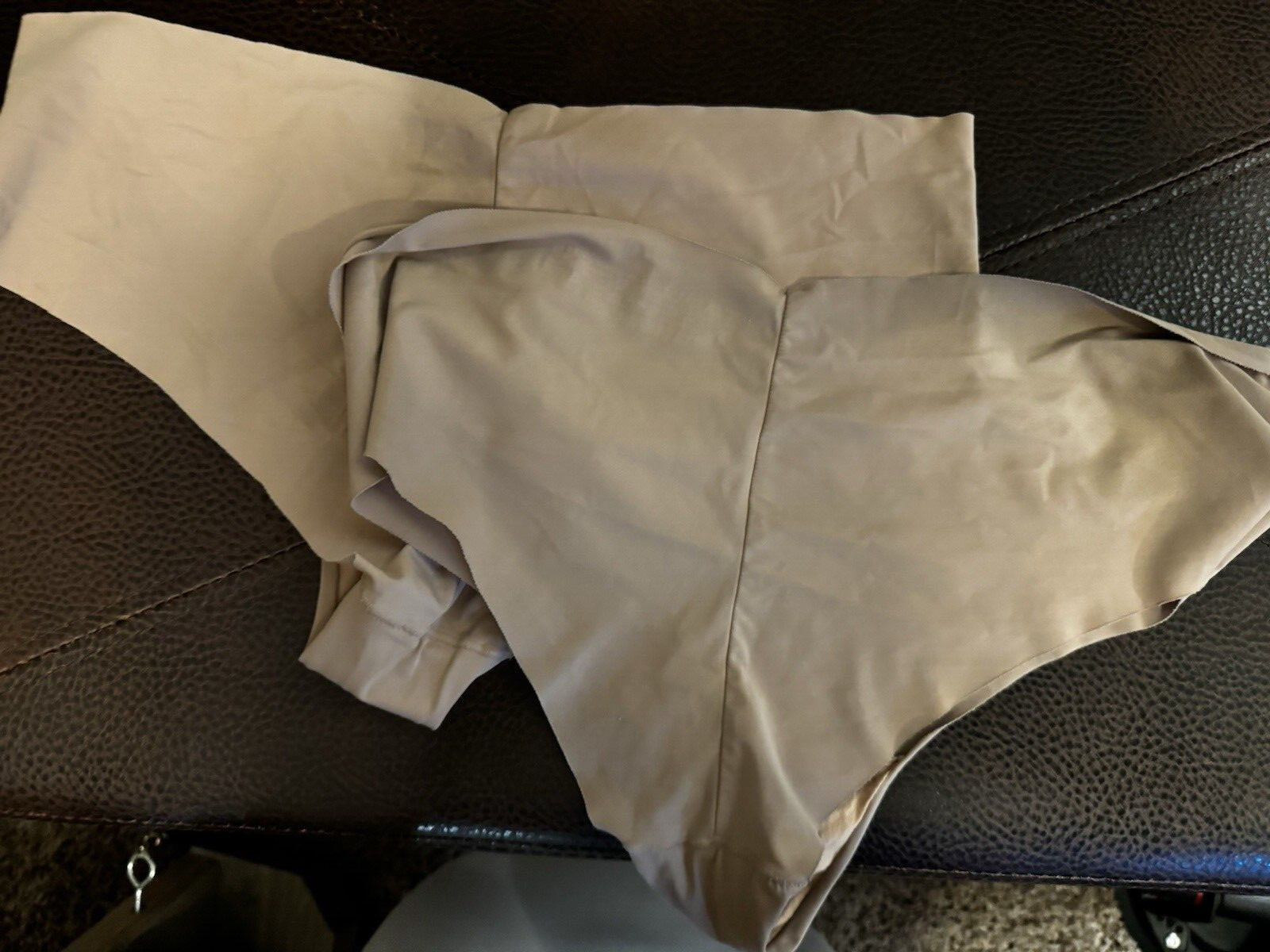 2 pack Victoria Secrets no show Cheeky panties tan/brown size Large