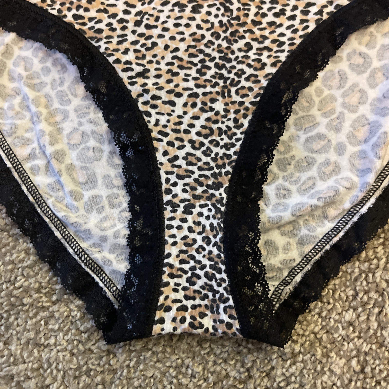 Vtg Victoria’s Secret Black Leopard Lace Trim Bikini Panties Med Animal Print