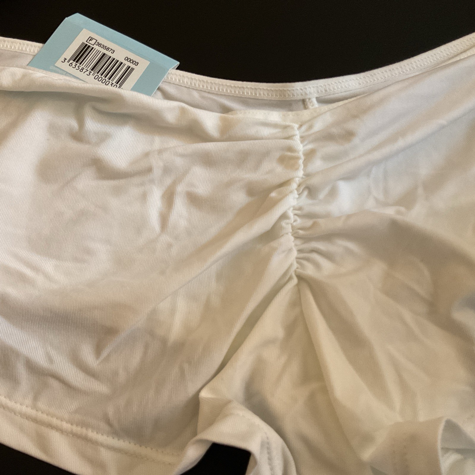 BNWT 4 BODY SMOOTH Dipped Back short briefs. 3 black 1 white