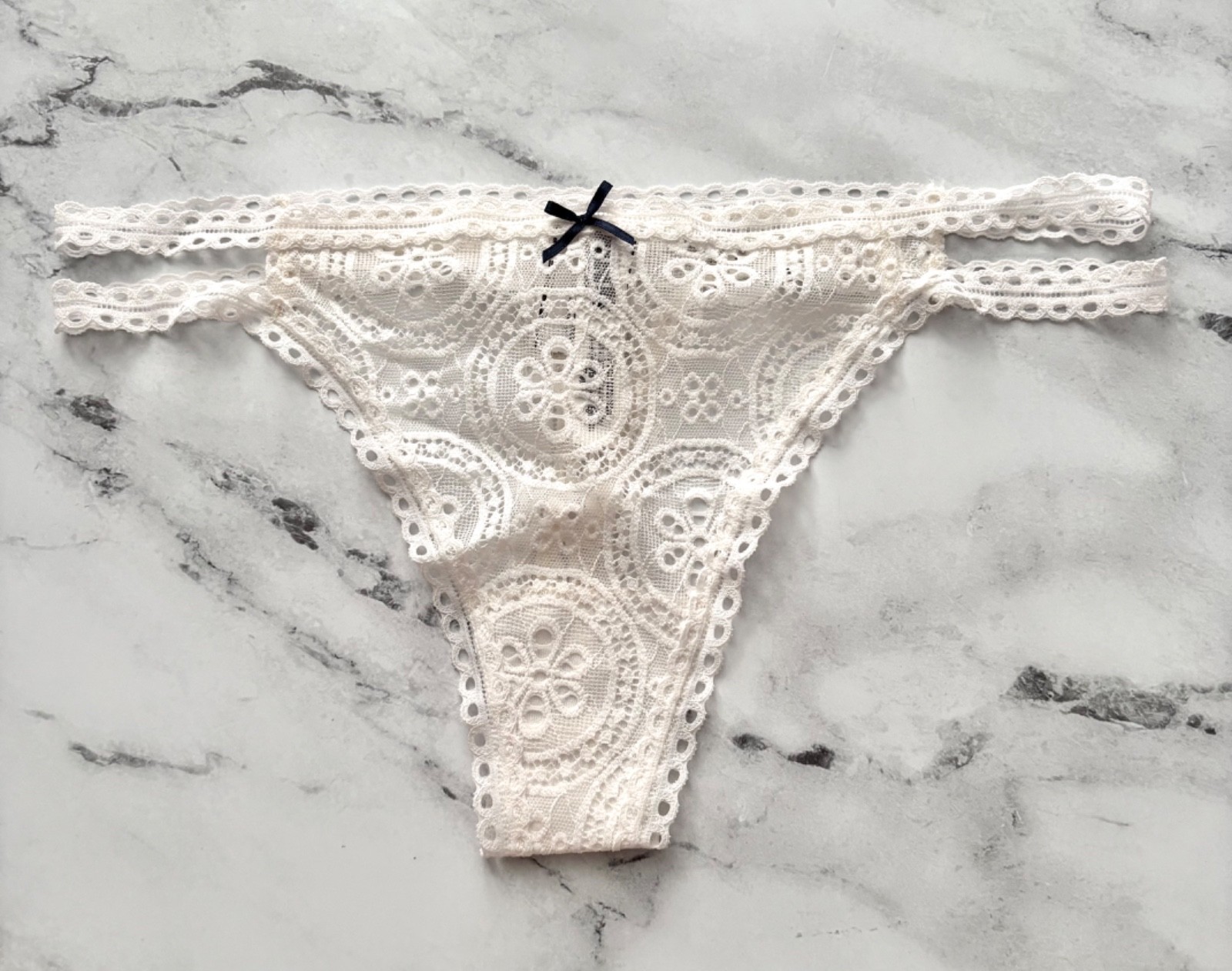 PINK Victoria’s Secret Thong Panty Coconut White Wink Eyelet Lace M L XL 2XL
