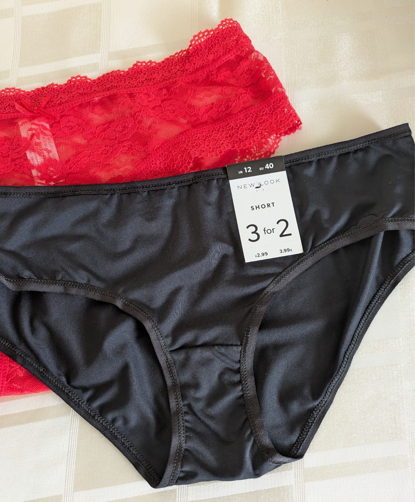 New Look 2 Pairs Short Briefs Size UK 12 Black Silky And Red Lace – New