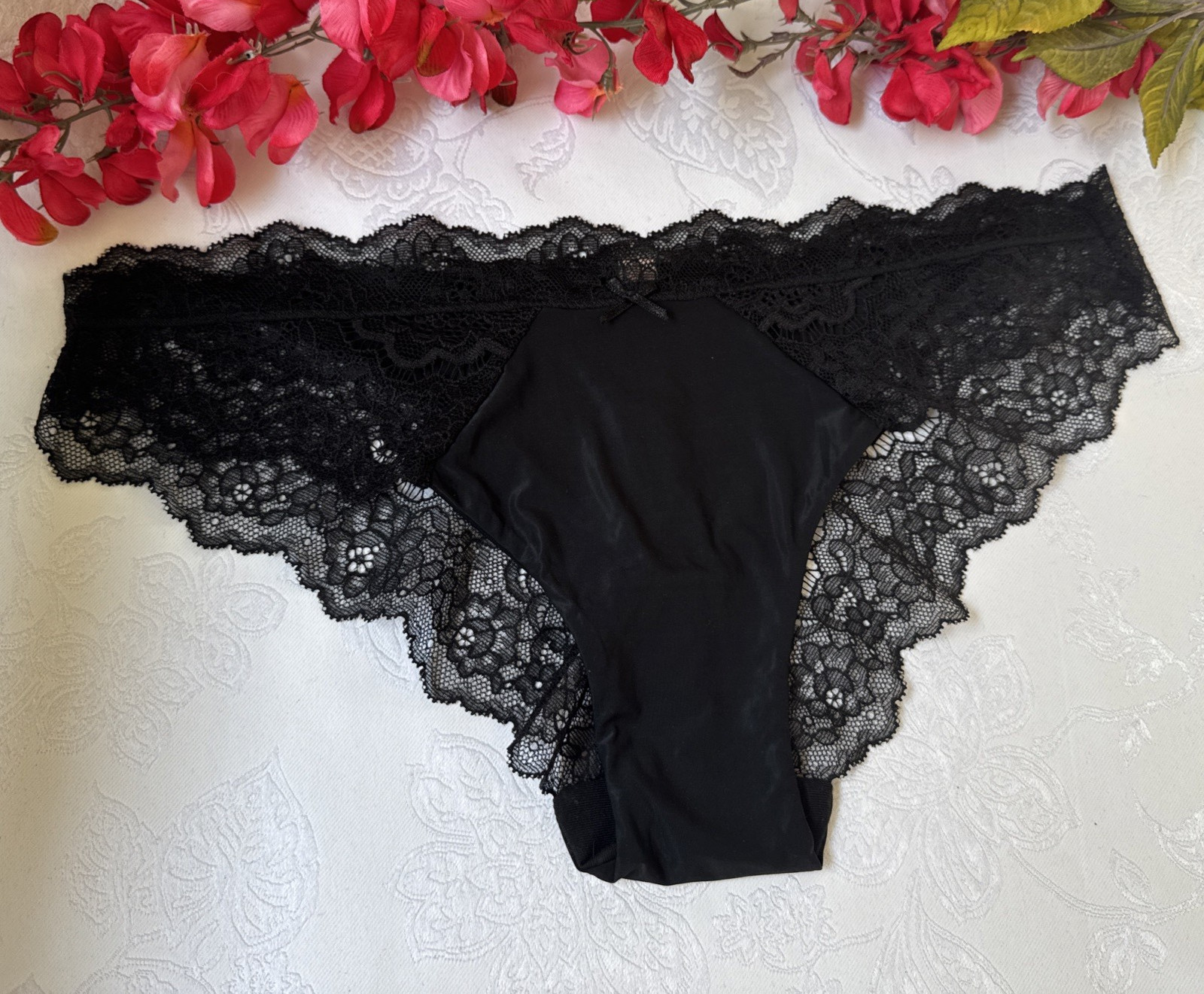 VICTORIA’S SECRET M BLACK SILKY DREAM ANGELS LACE CHEEKINI TANGA PANTIES NWT