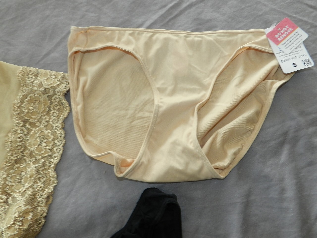 lot of 3 NEW Essential Bodywear Panties Size S lace trimmed, bikini beige black