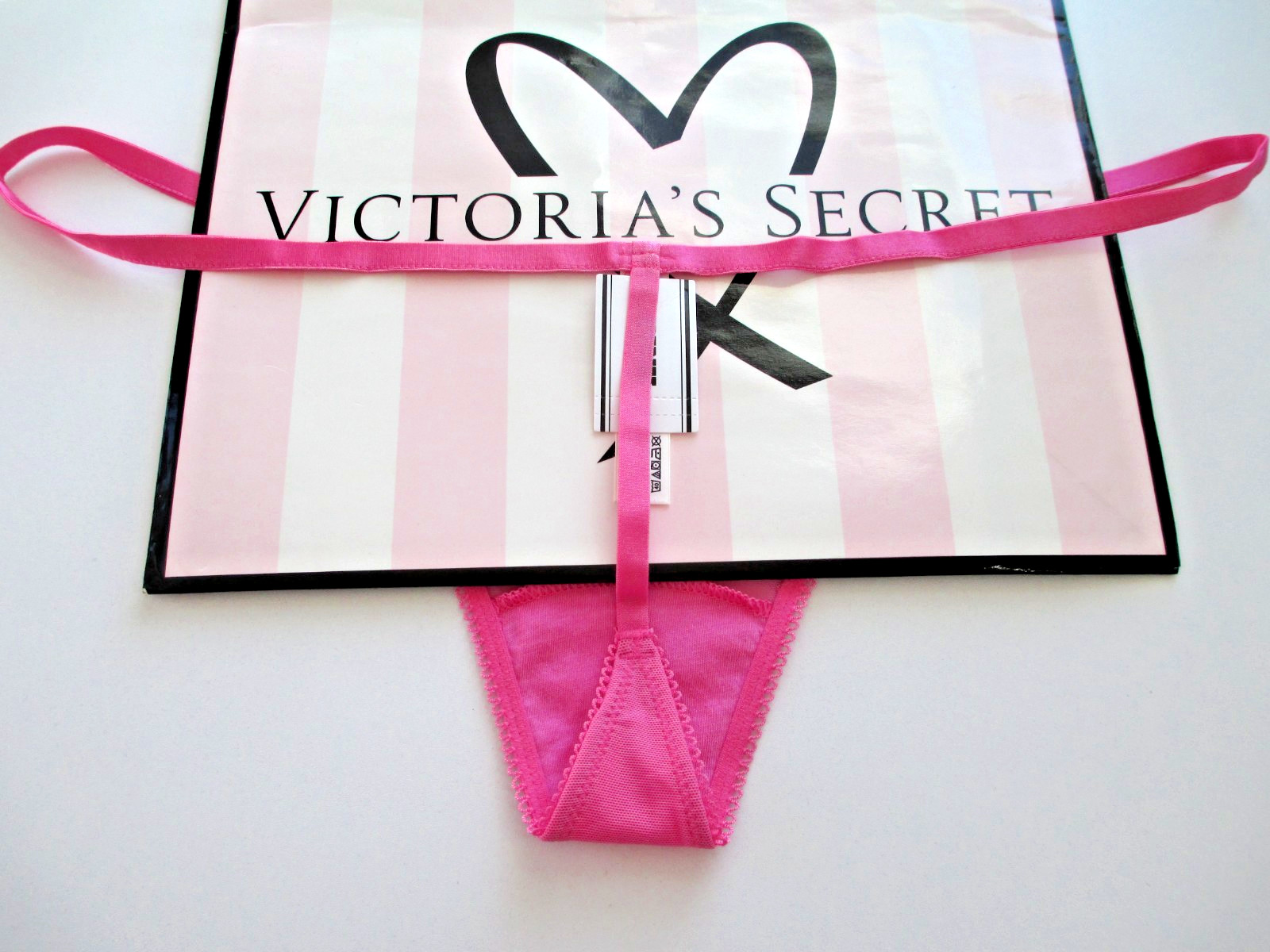 VICTORIA’S SECRET PINK Wink V-String Thong Panty S M L XL Pink NWT Hearts Cutout
