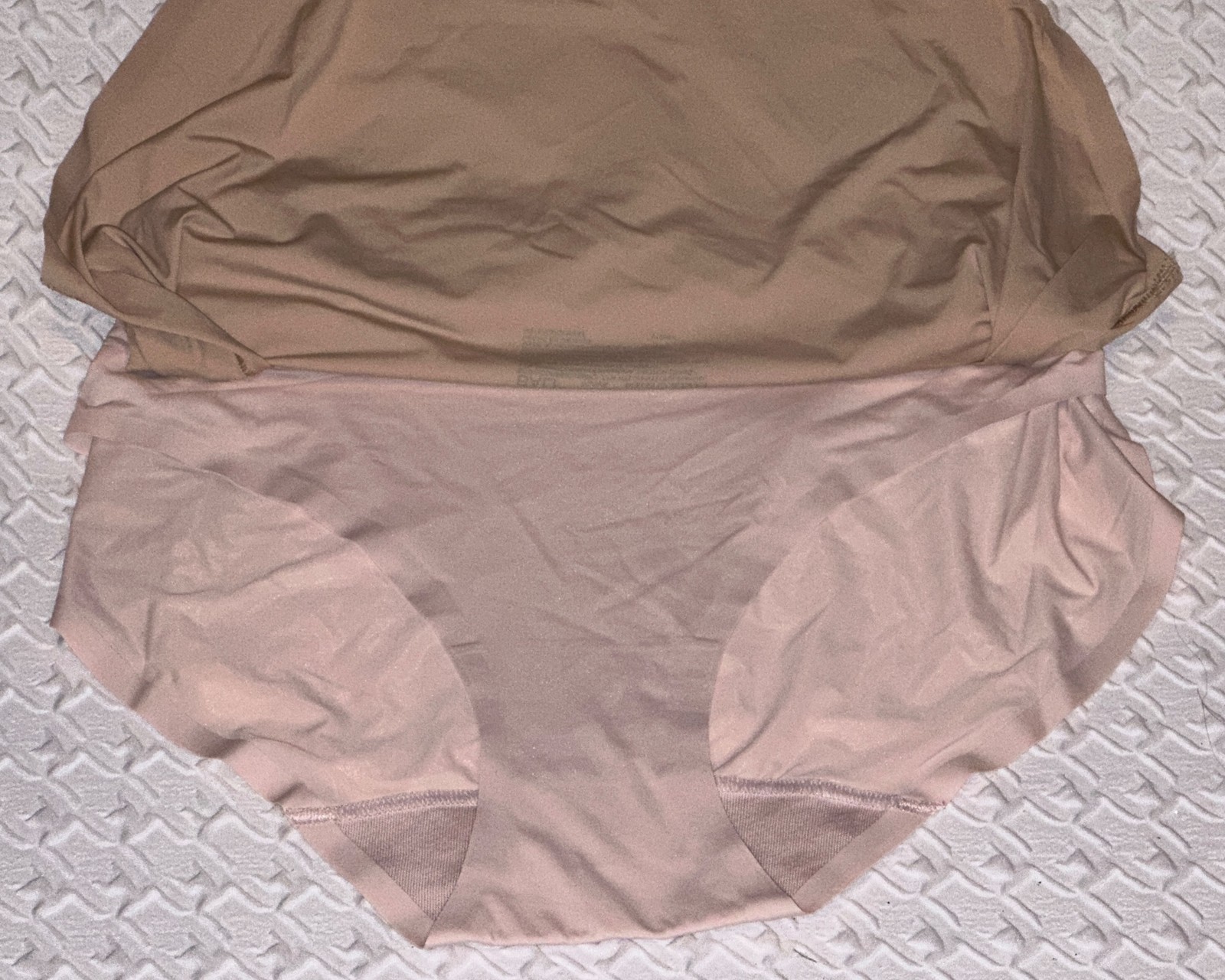BALI Comfort Revolution Easylite Sandshell Nude White Hipster Panty Womens L 7