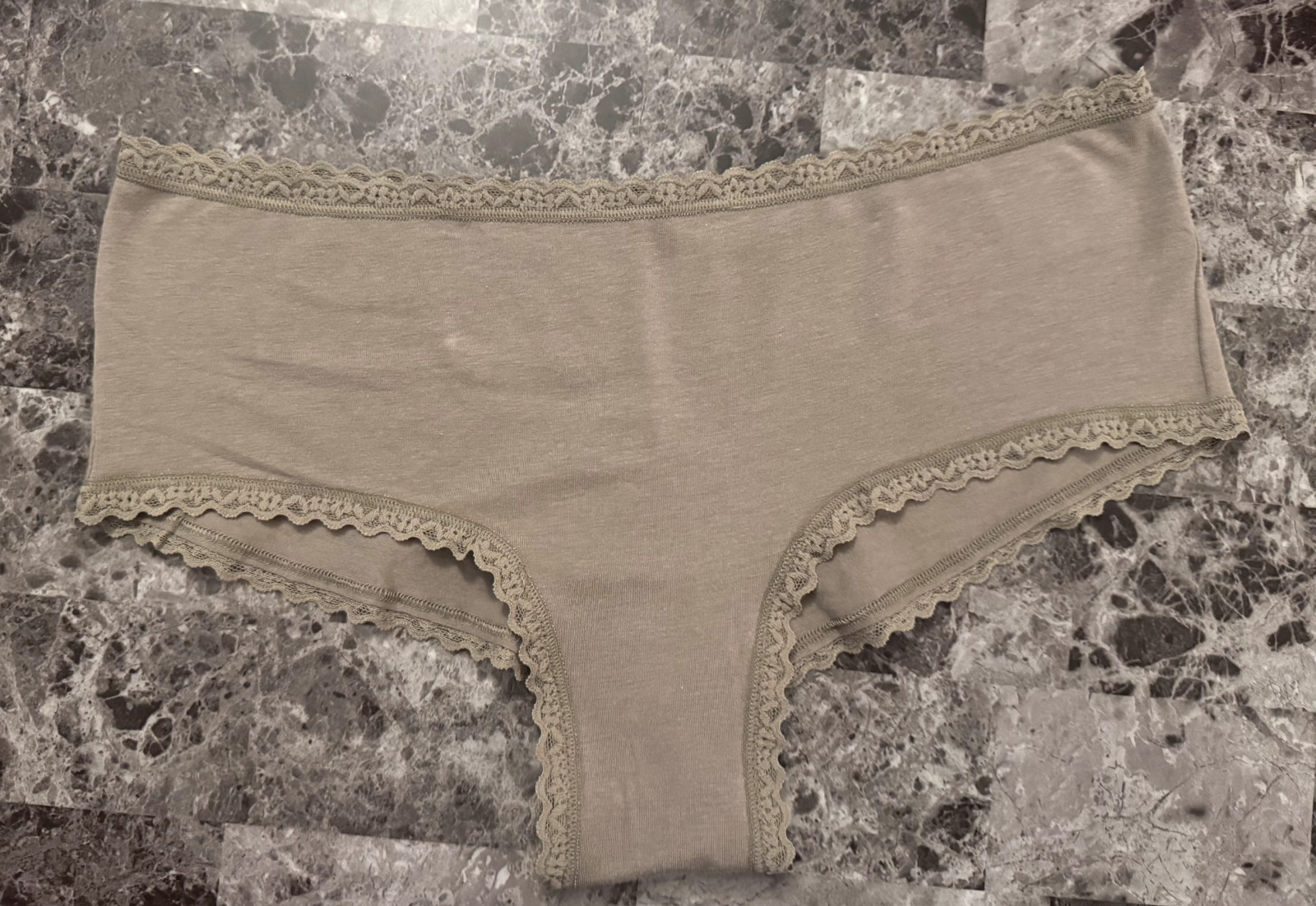 NWOT NWD VICTORIA’S SECRET XL KHAKI GREEN LACE TRIM CHEEKY PANTIES