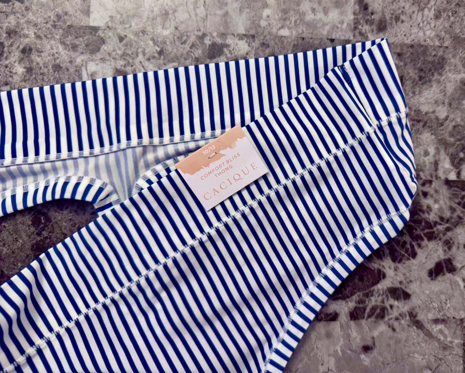 NWT CACIQUE LANE BRYANT 10/12 STRIPE SMOOTH NO SHOW COMFORT BLISS THONG PANTIES