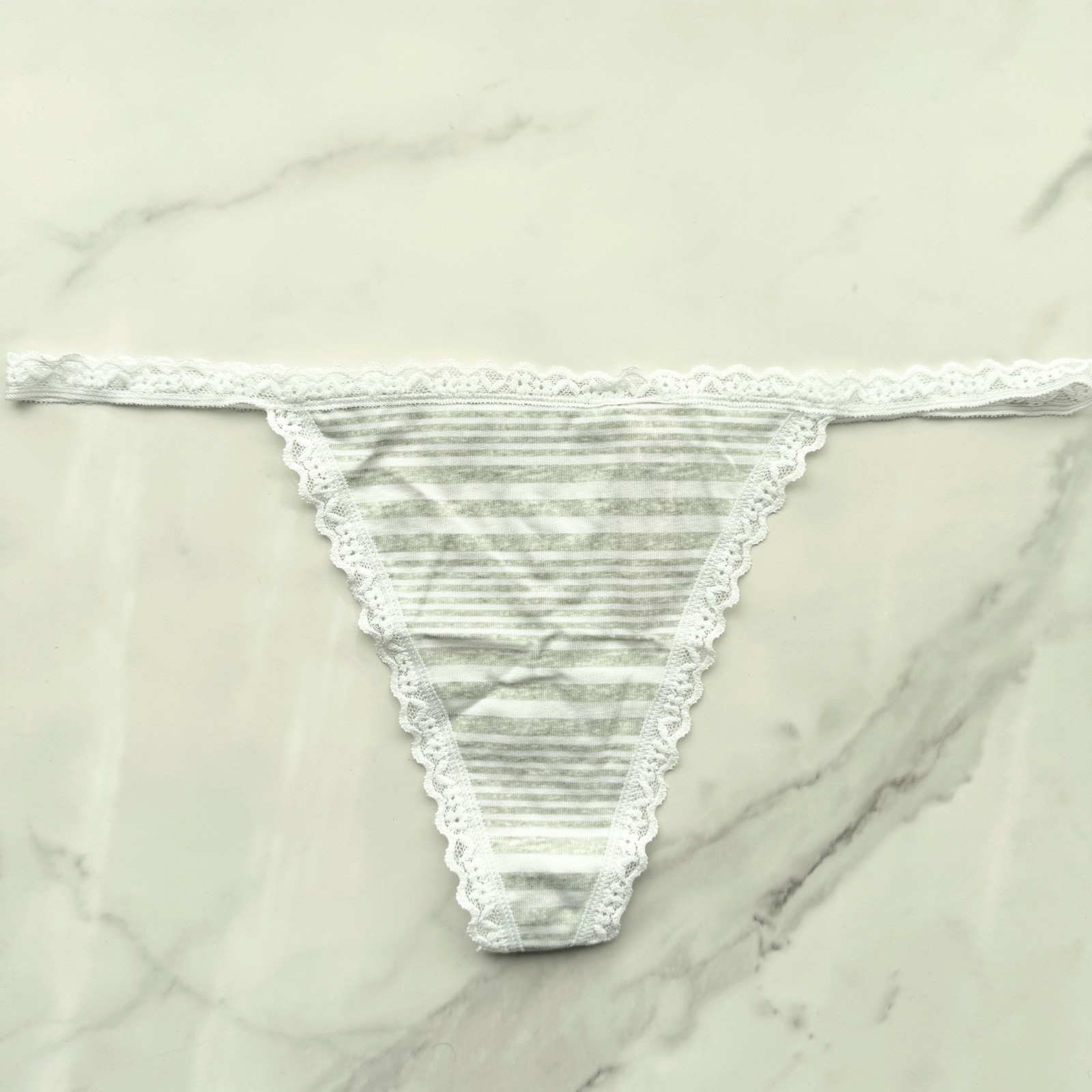 Victoria’s Secret The Lacie Lace-Trim Smooth V-String Panty White & Grey Size XL