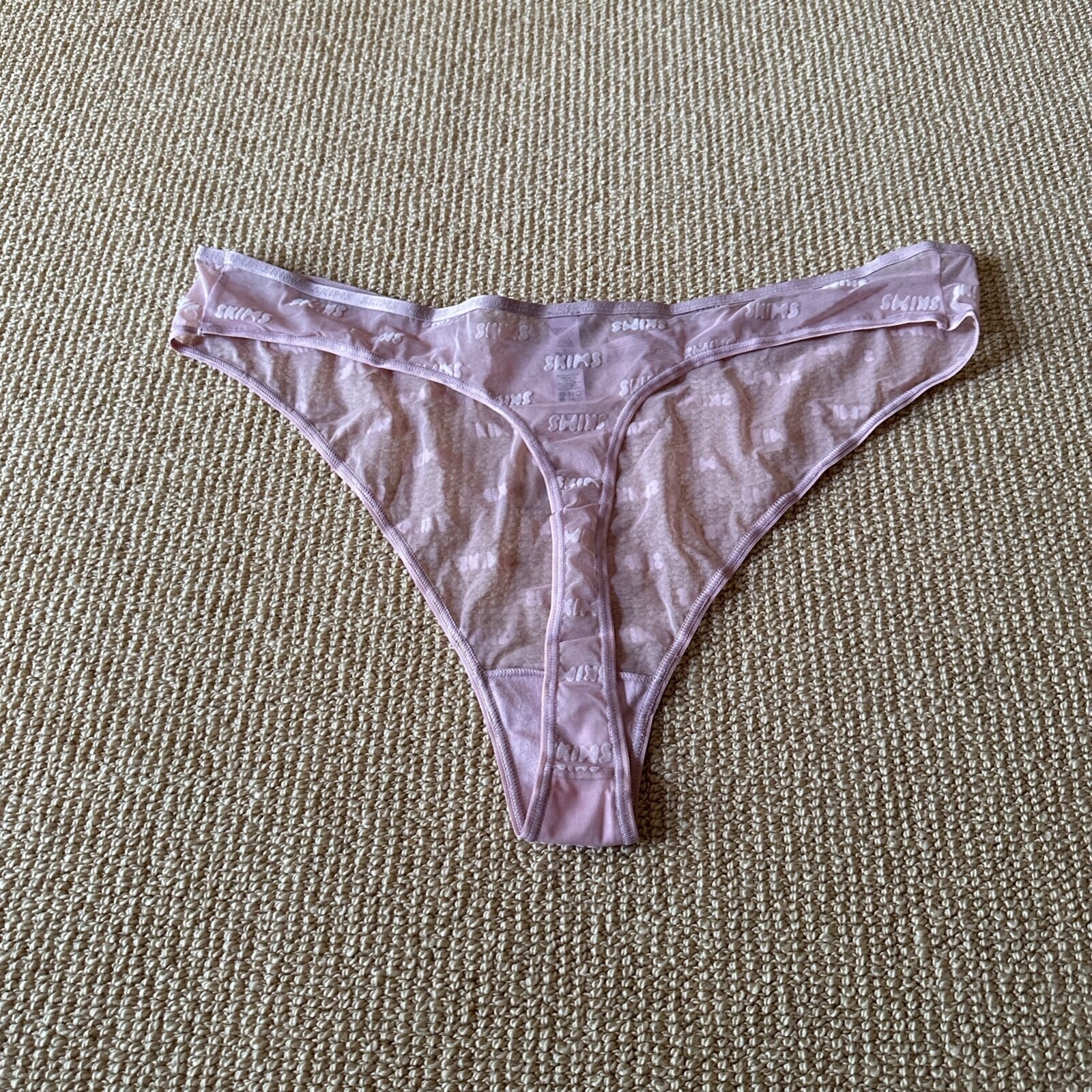 Skims Orchid Logo Mesh Thong, Size 4X NWT