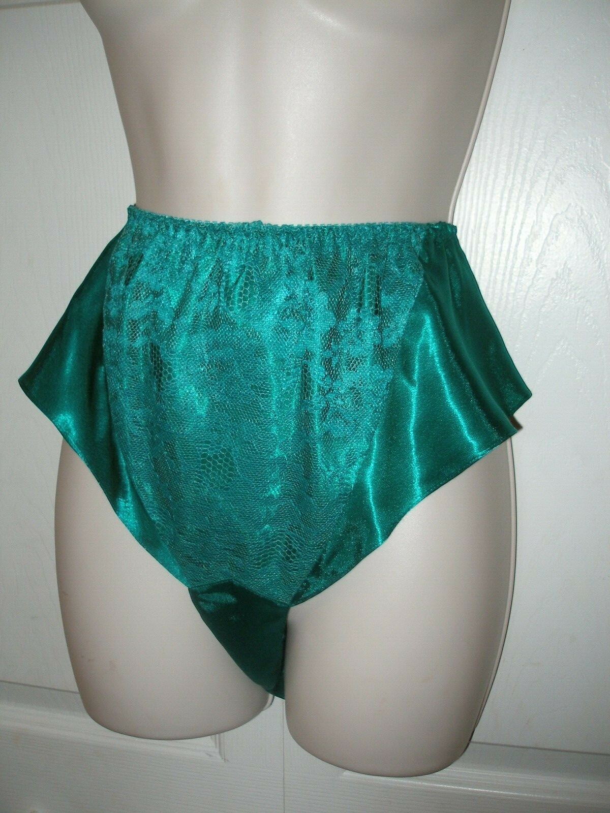 Victoria’s Secret Women’s Vintage Teal Green Medium Sleepwear Set Top & Panties