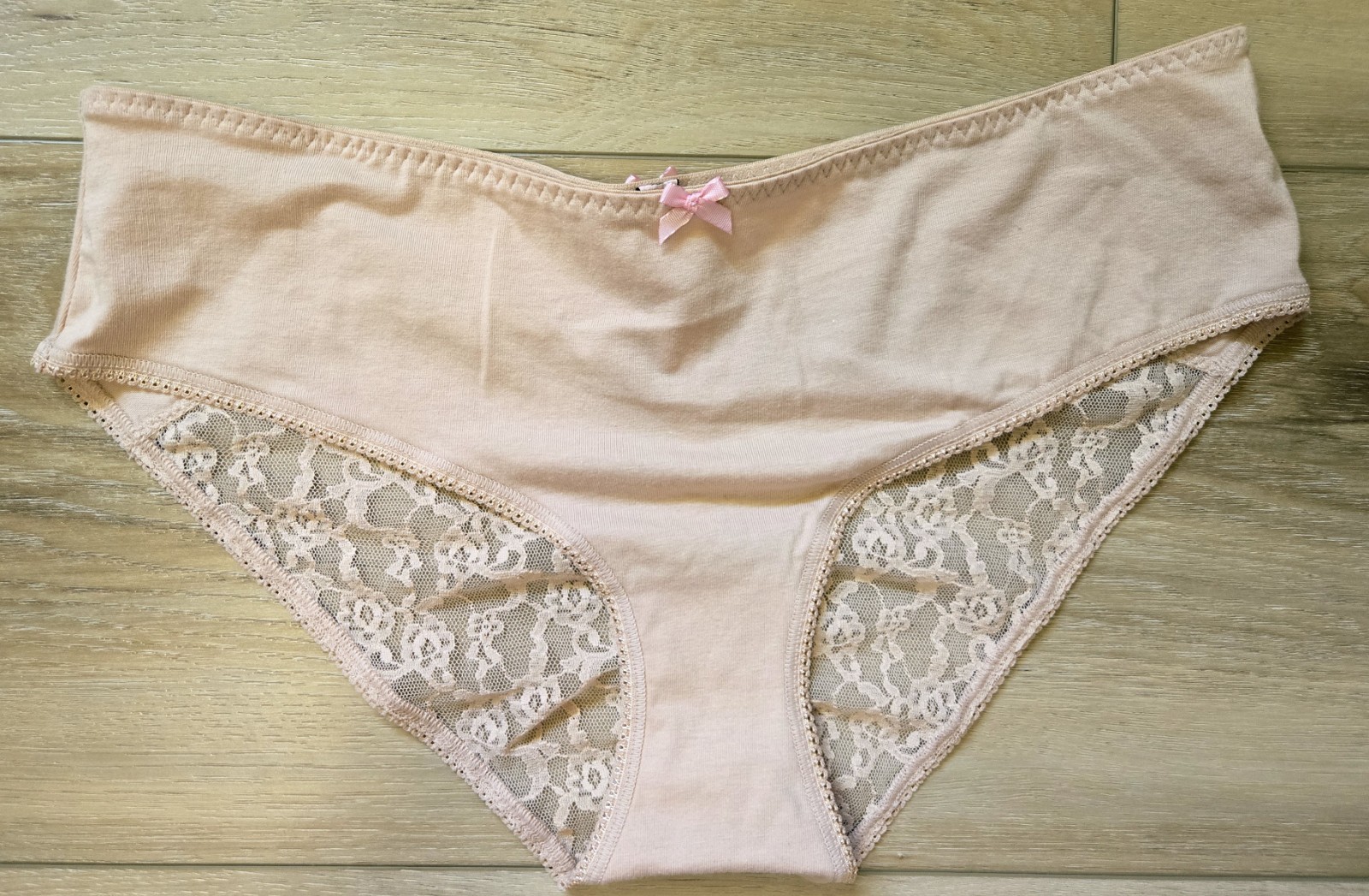 Vintage Victoria’s Secret Nude Cotton Ruched Lace Back Low Hiphugger Panties L
