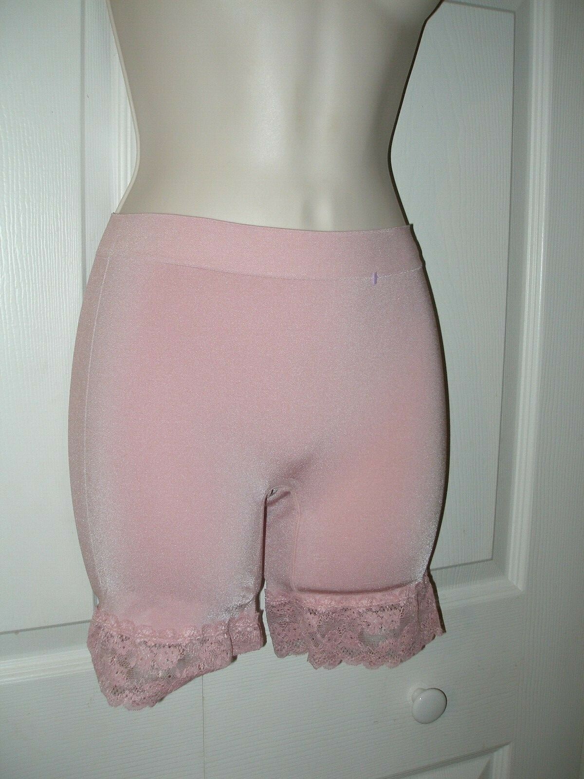BREEZIES Women’s Size Small Pink Lightweight Pantie Girdle Stretch Fabric New