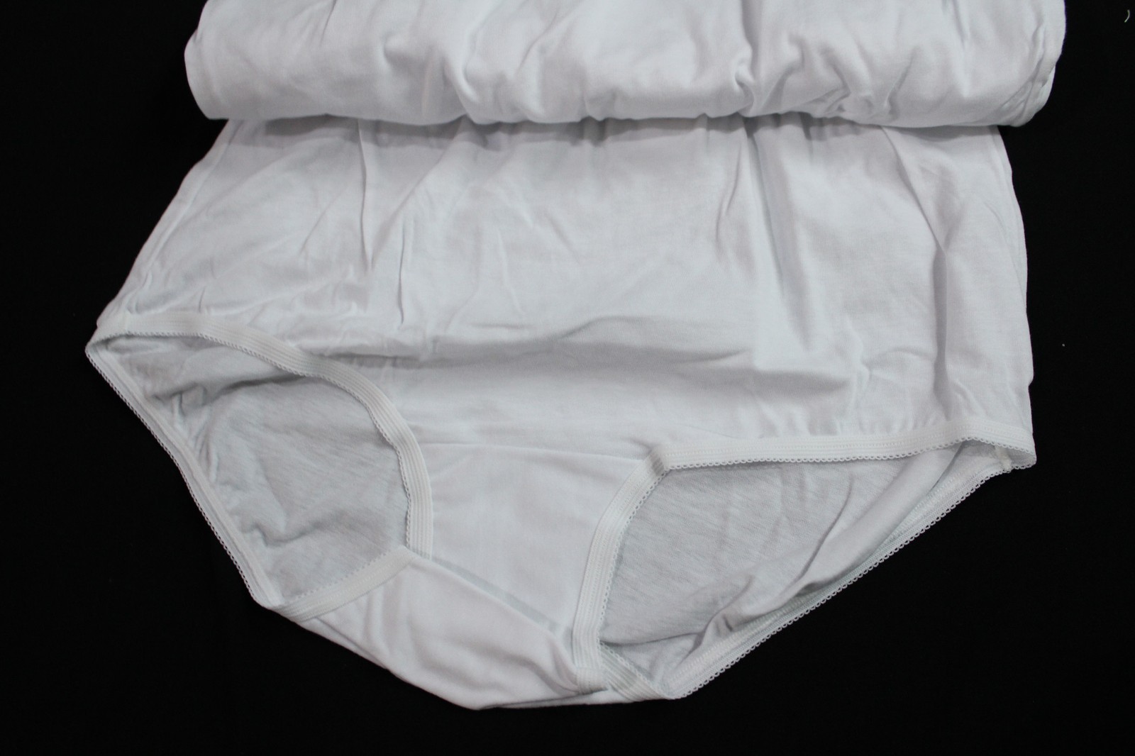 Vanity Fair Women’s 3-Pk Perfectly Yours Classic Cotton Briefs ZG3 White Medium