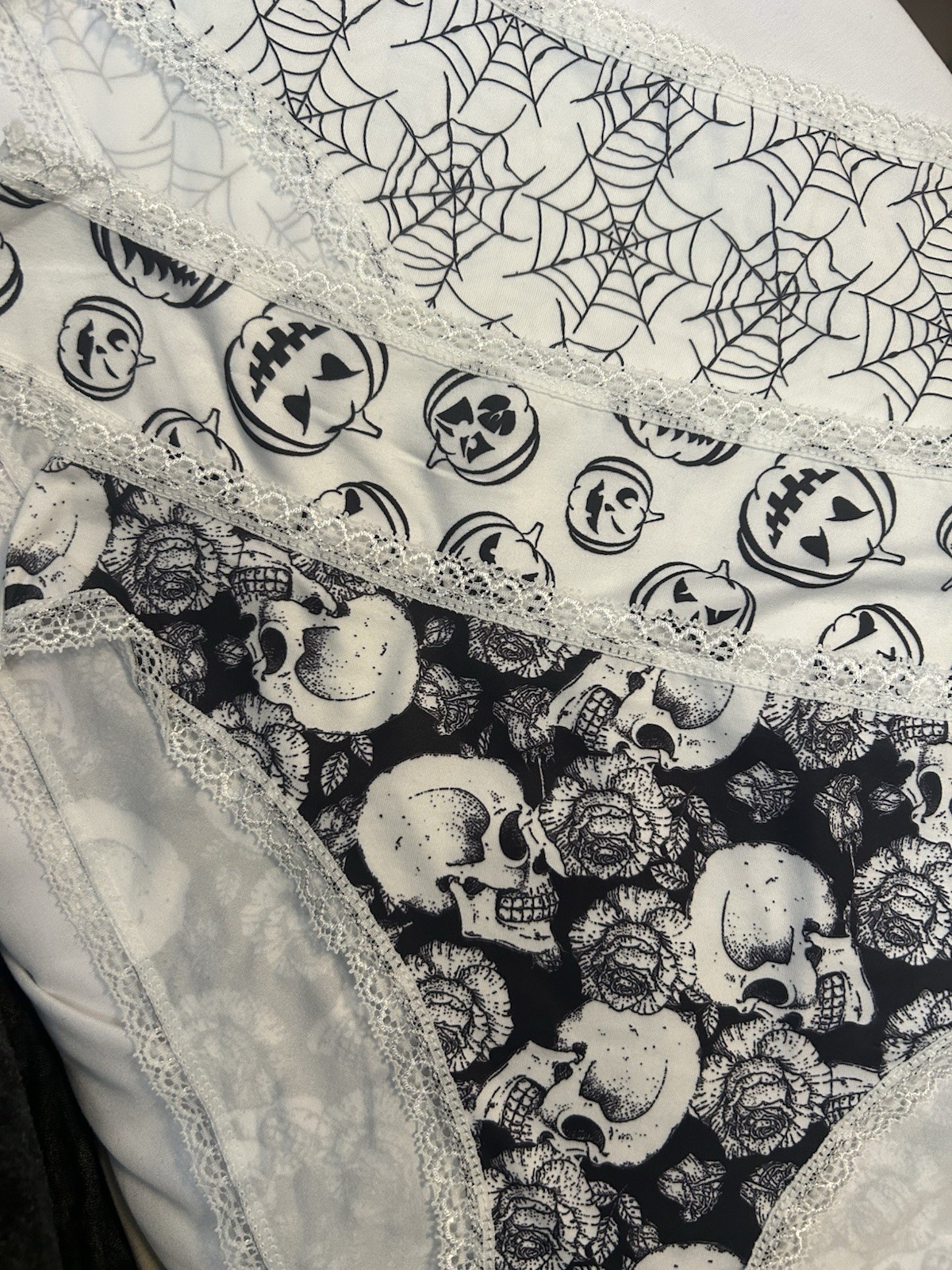 Morvia 3pk White lace trim goth Skater Emo panties M Skull Web Jack-o’-lantern