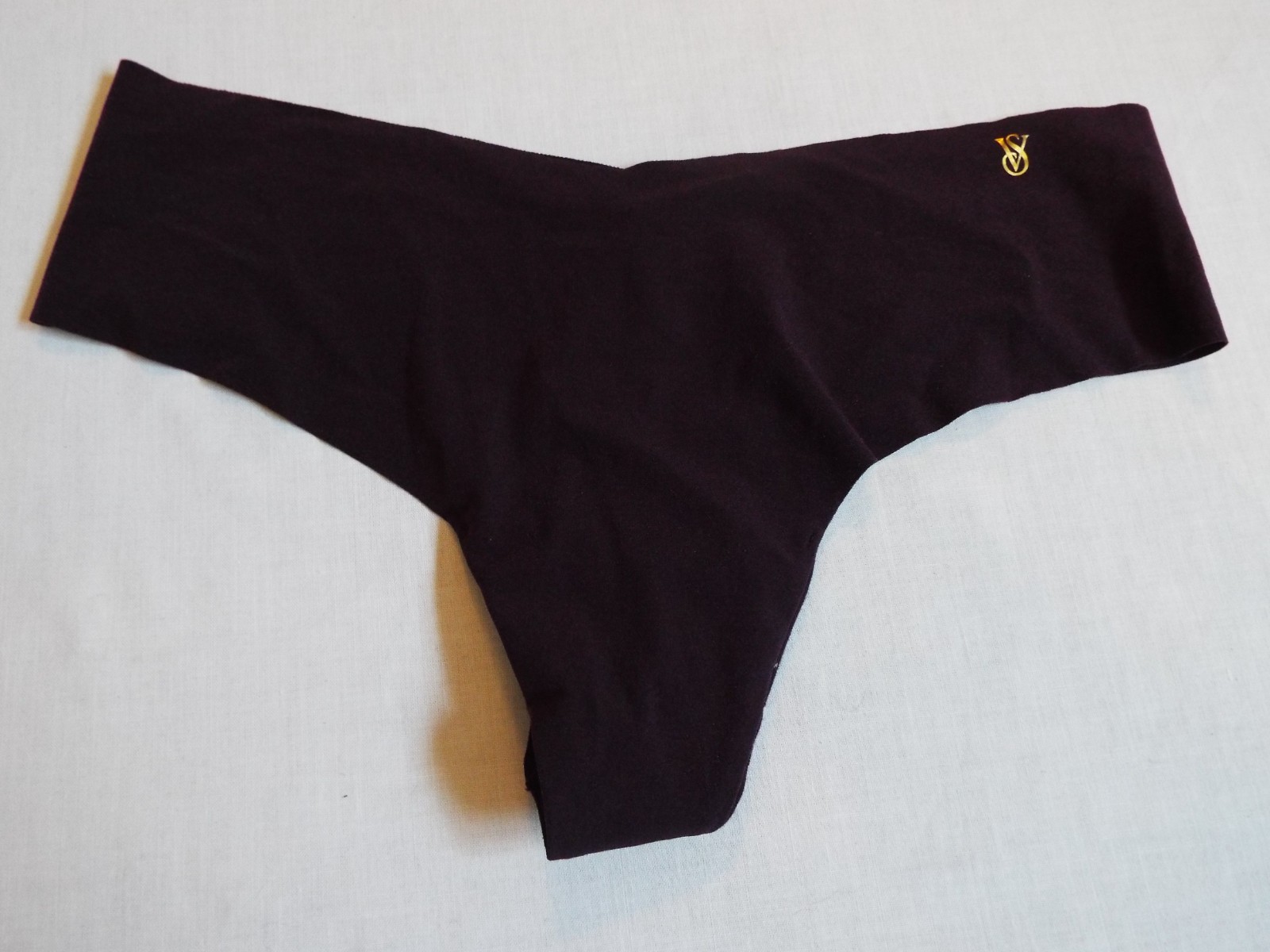NWT Victoria’s Secret No-Show Thong Panty M Sangria Red