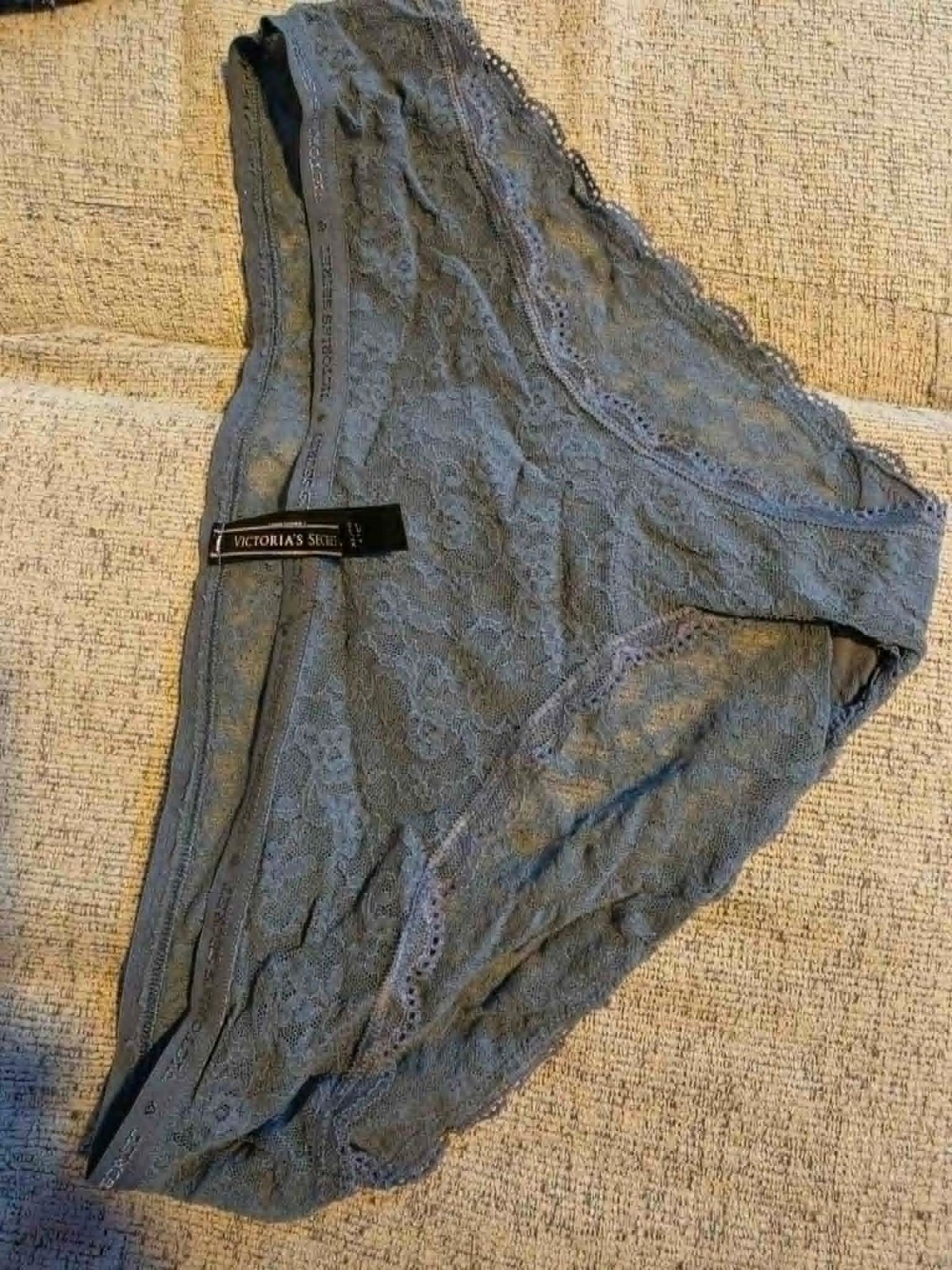 VINTAGE – Gray Victoria’s Secret Signature Lace bikini panties