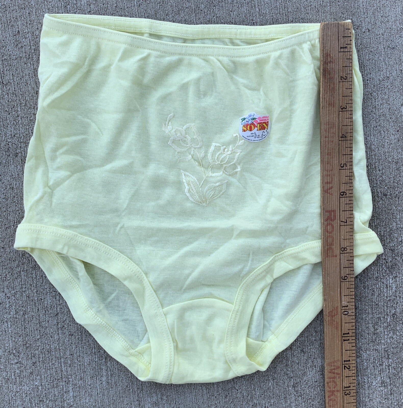 Floral Embroidered Panties Briefs pastel pale yellow So-en Size L