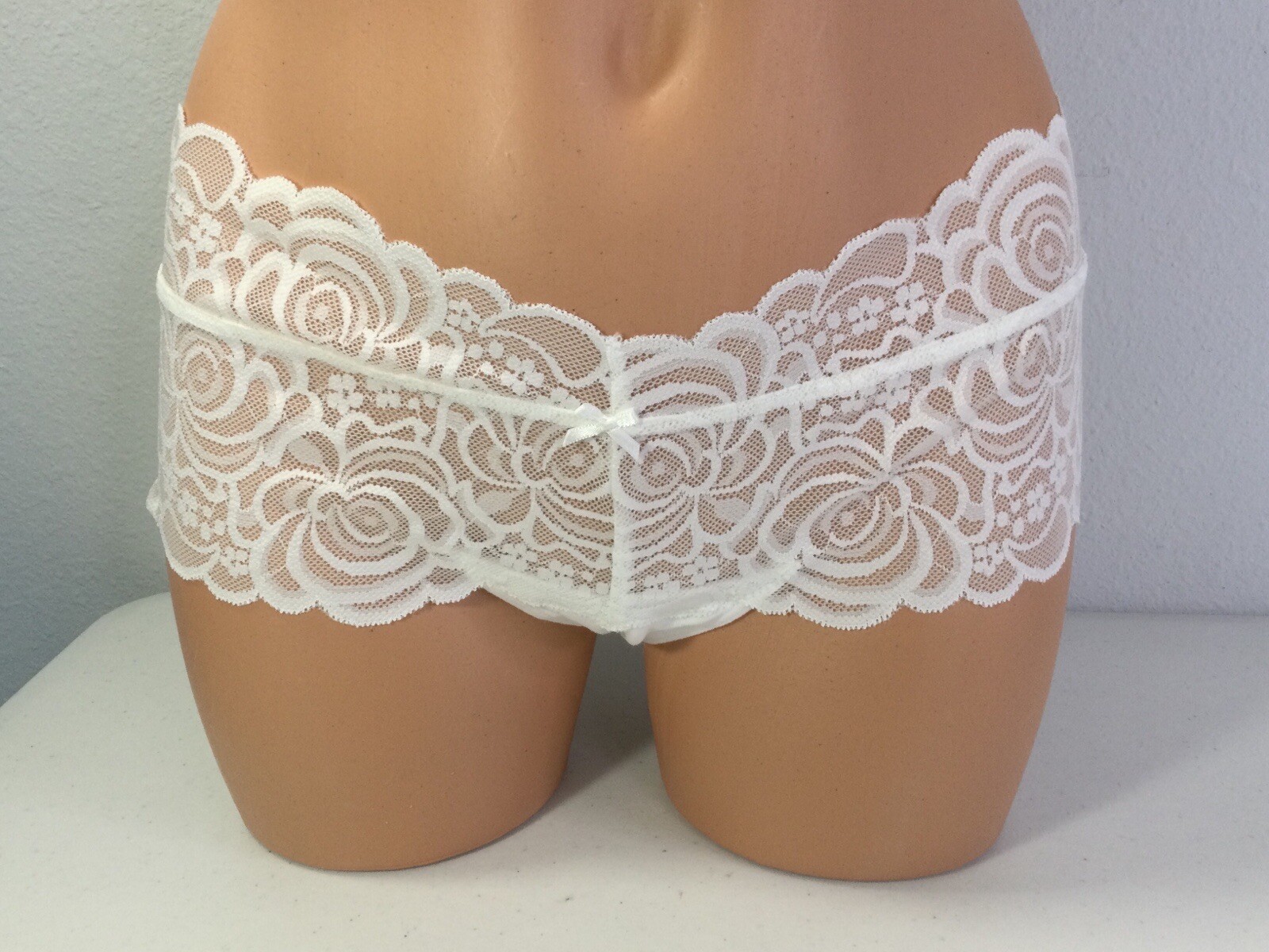 VICTORIA’S SECRET “PINK” Extra Low Rise Cheekster Ivory Panties. Sz. Large. NEW.