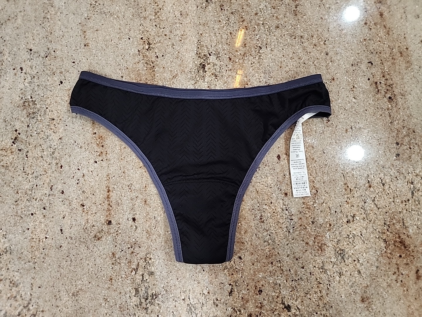 New Women’s HANKY PANKY MoveCalm Natural Rise Thong Panty Size XS