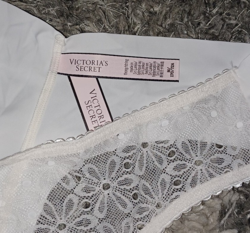 NeW Vs no show floral lace front thong Panty Size medium white