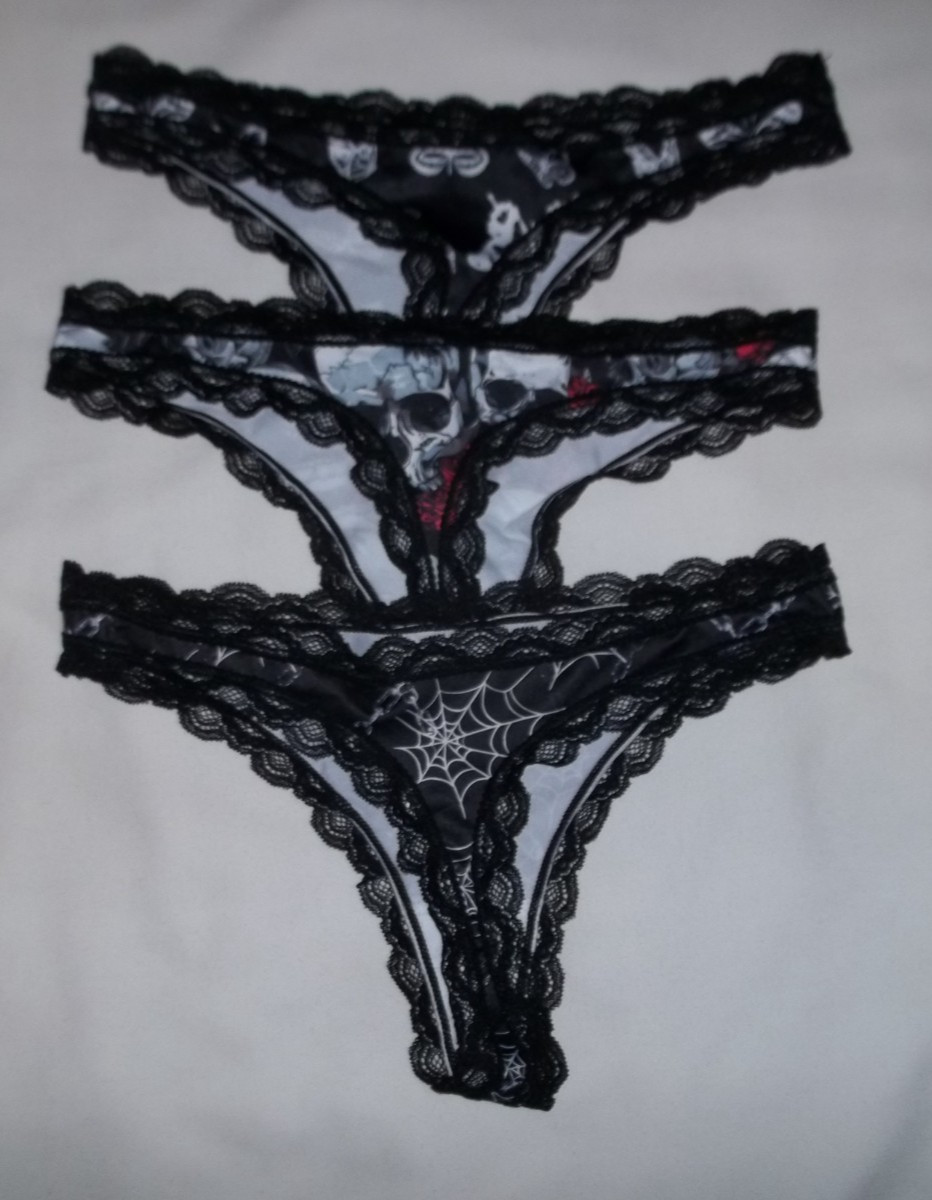 3pk Lace trim goth print thong panties XS black butterfly/spider web/skull nip