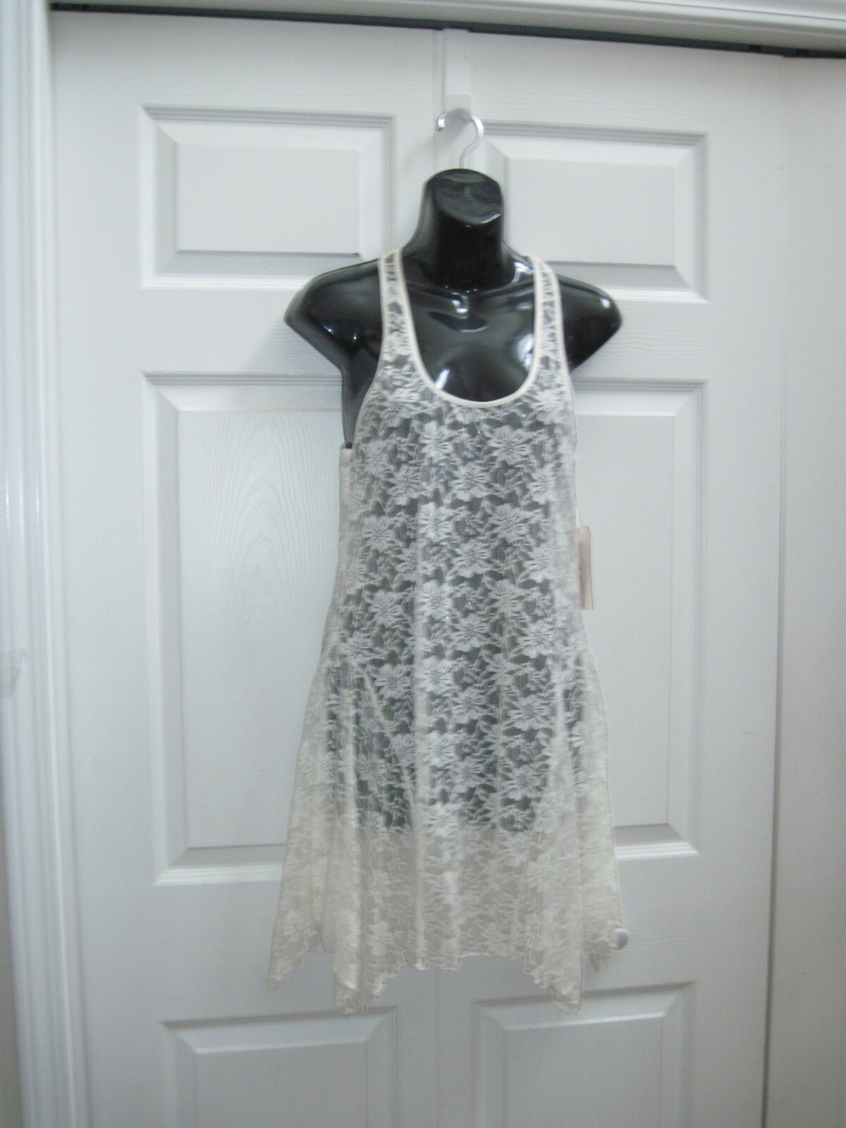 Linea Donatella Women’s Medium White Lace Night Gown Intimate Apparel New