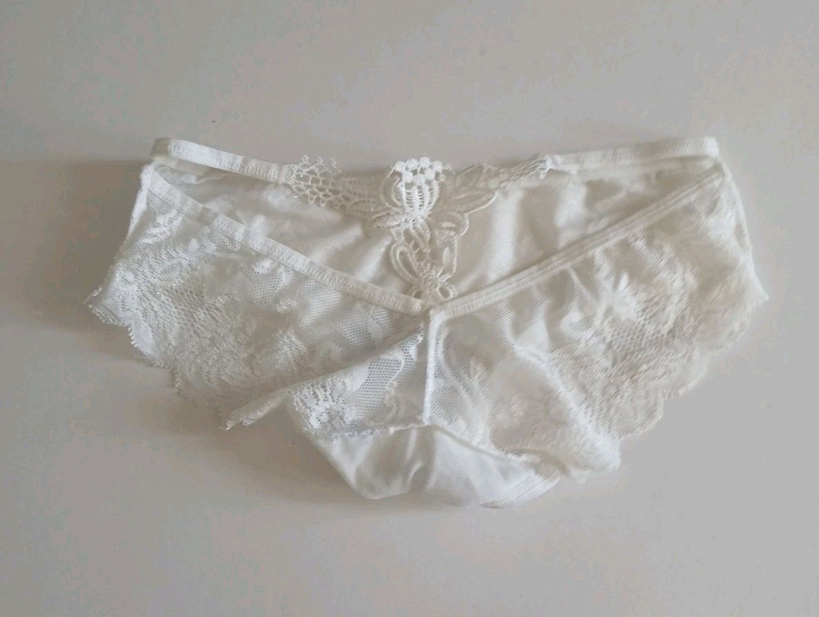 Women’s Sexy EMBROIDERED Butterfly & Lotus Applique White Small Underwear NWT