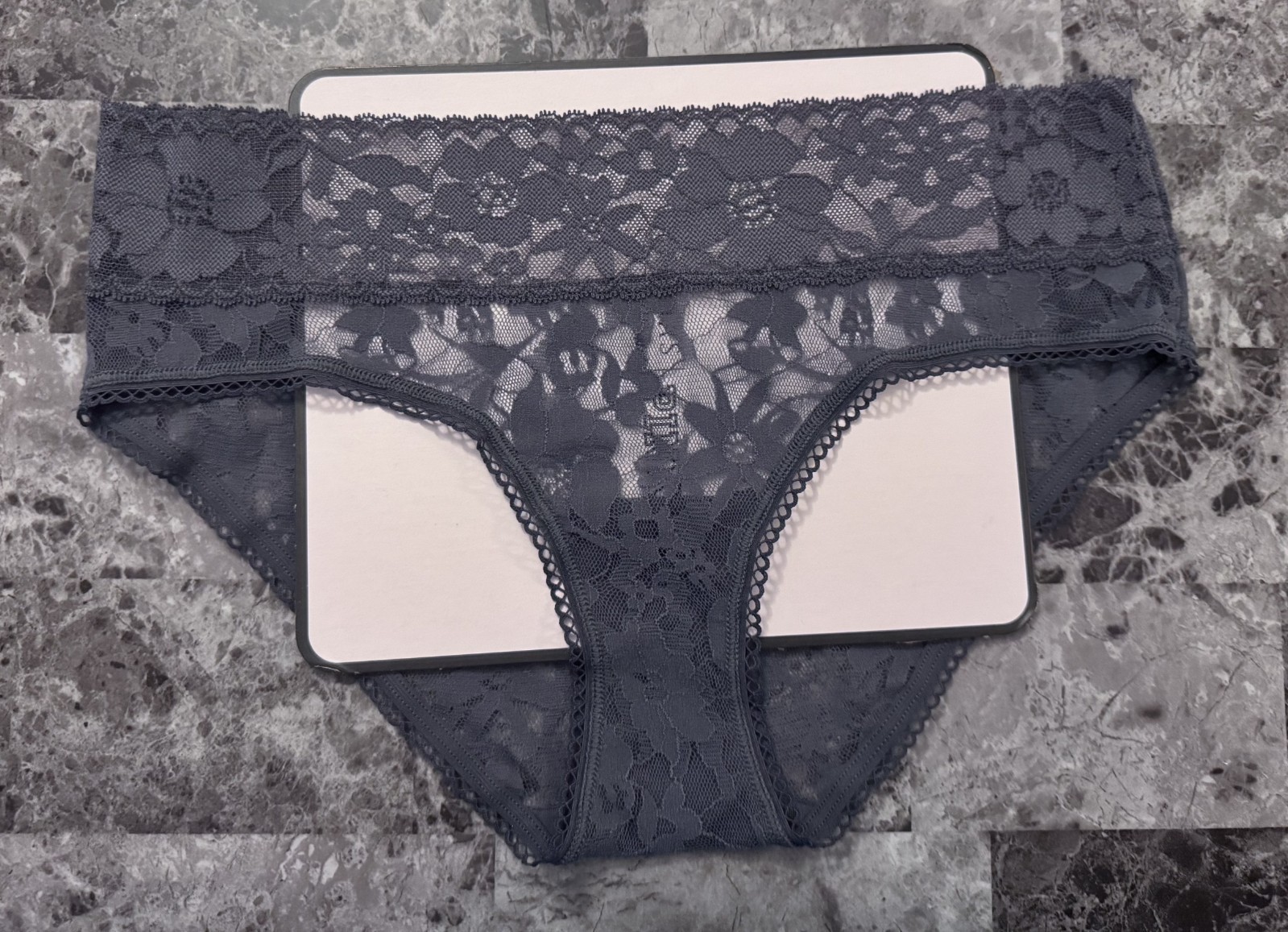 NWT VICTORIA’S SECRET MEDIUM CHARCOAL GRAY FLORAL LACE RARE HIPHUGGER PANTIES