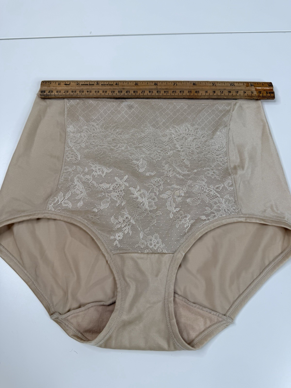 Vanity Fair 13262 Smoothing Comfort Lace Brief Panty tan 7 Size L