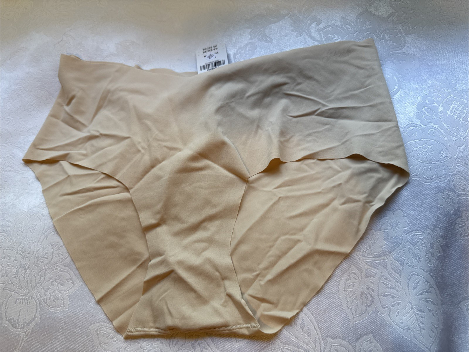 Victoria’s Secret Seamless HIpster Hip Hugger Bikini Panty Cream NWT M Medium