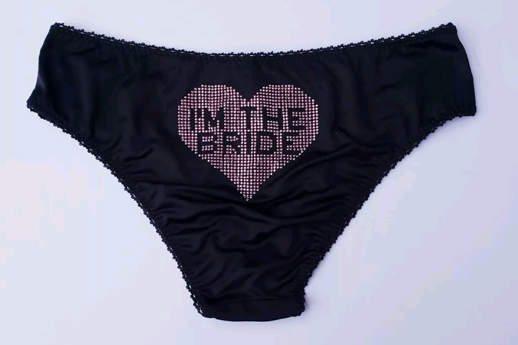 Victoria’s Secret I do I’m the Bride Rhinestone Heart Black Panty Sz Medium NEW