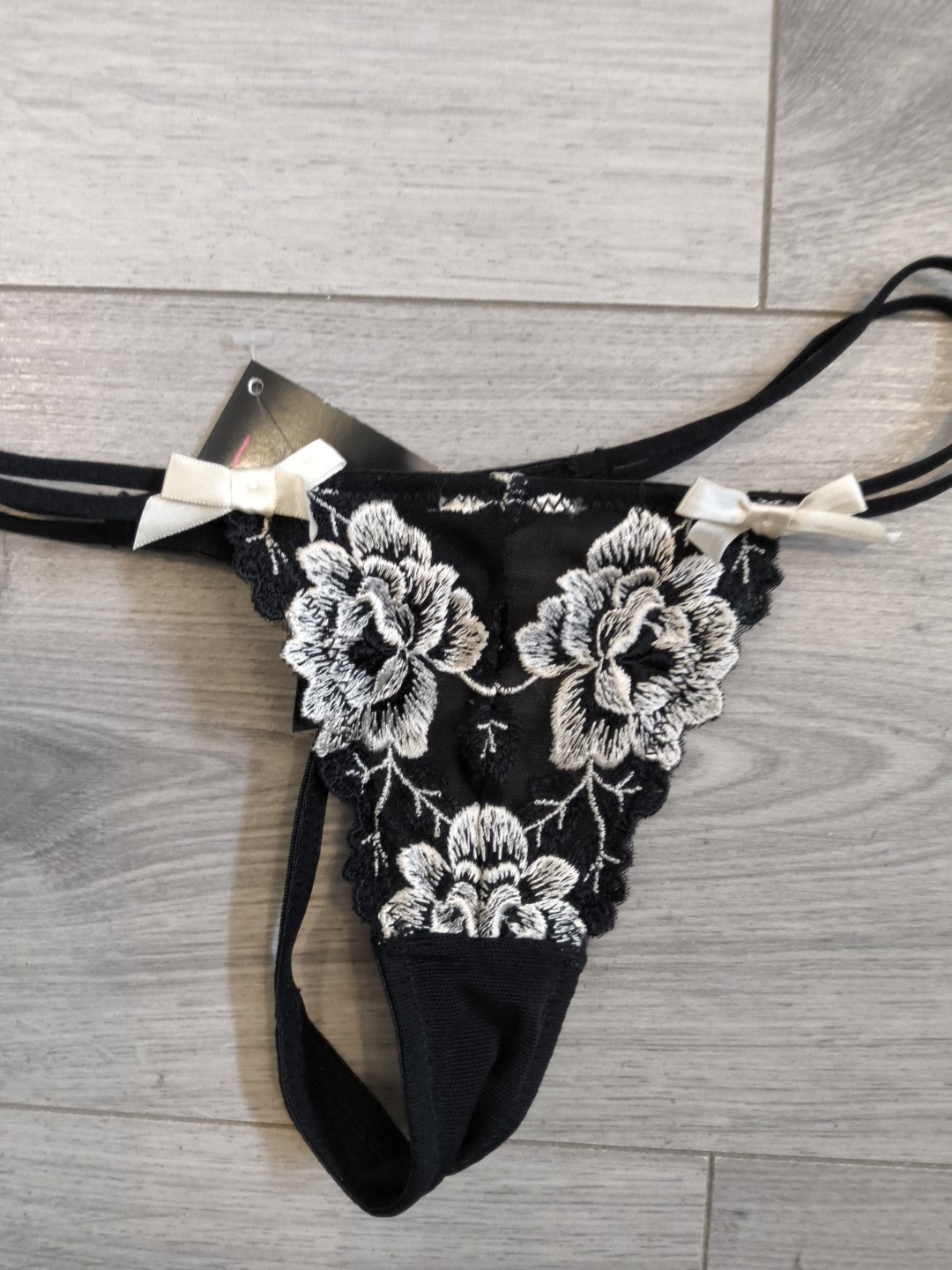 BNWT Vintage La Senza Black & Ivory Embroidered Bandeau Thong Size 8
