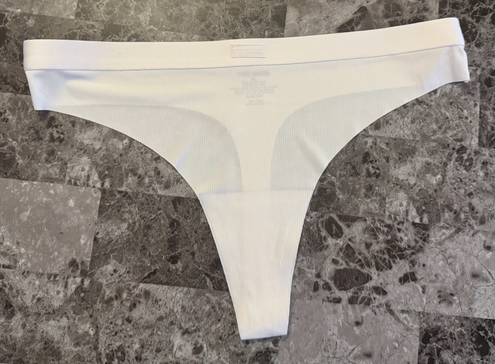 NWOT STEVE MADDEN XL WHITE LOGO THICK WAIST BAND RIBBED NO SHOW THONG PANTIES